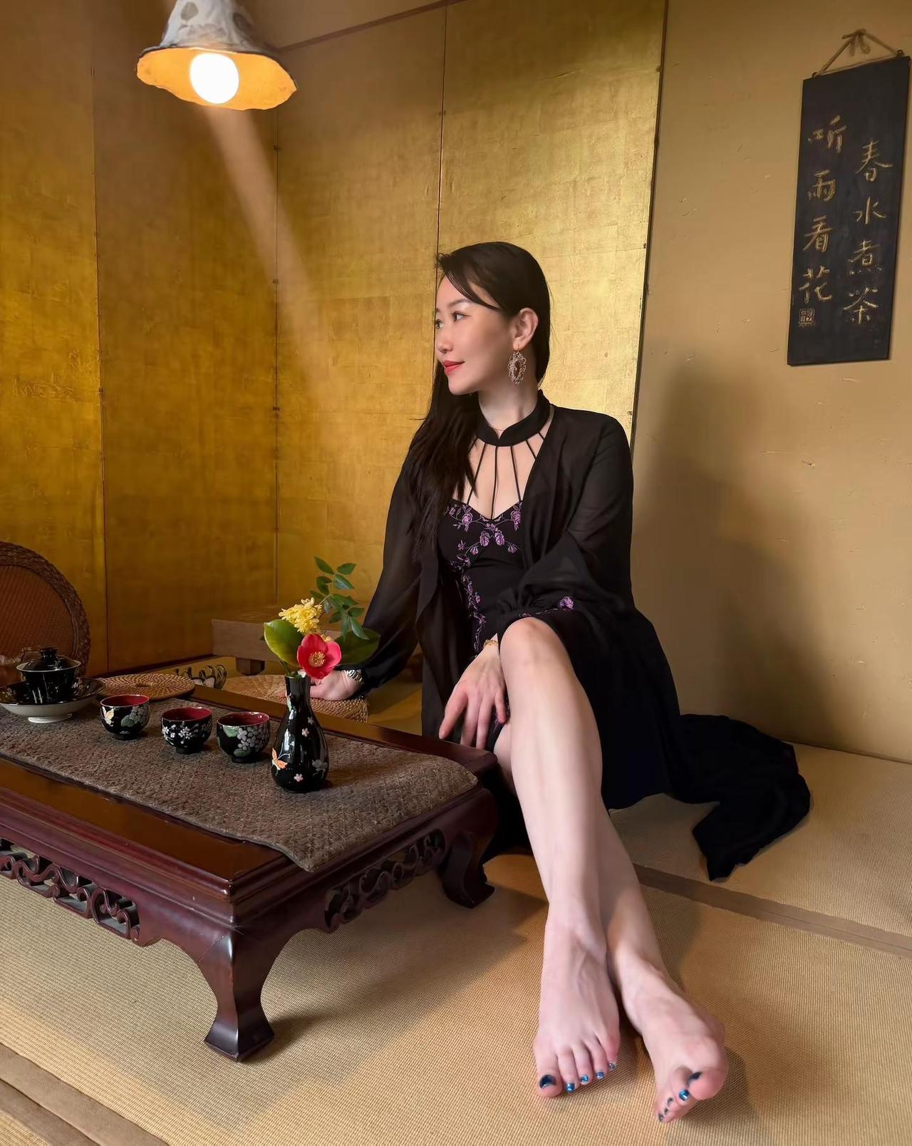 茶微甜香 水先温凉，慢煮人间寻常茶室氛围感穿搭 古风茶系美学 中式美学yyds