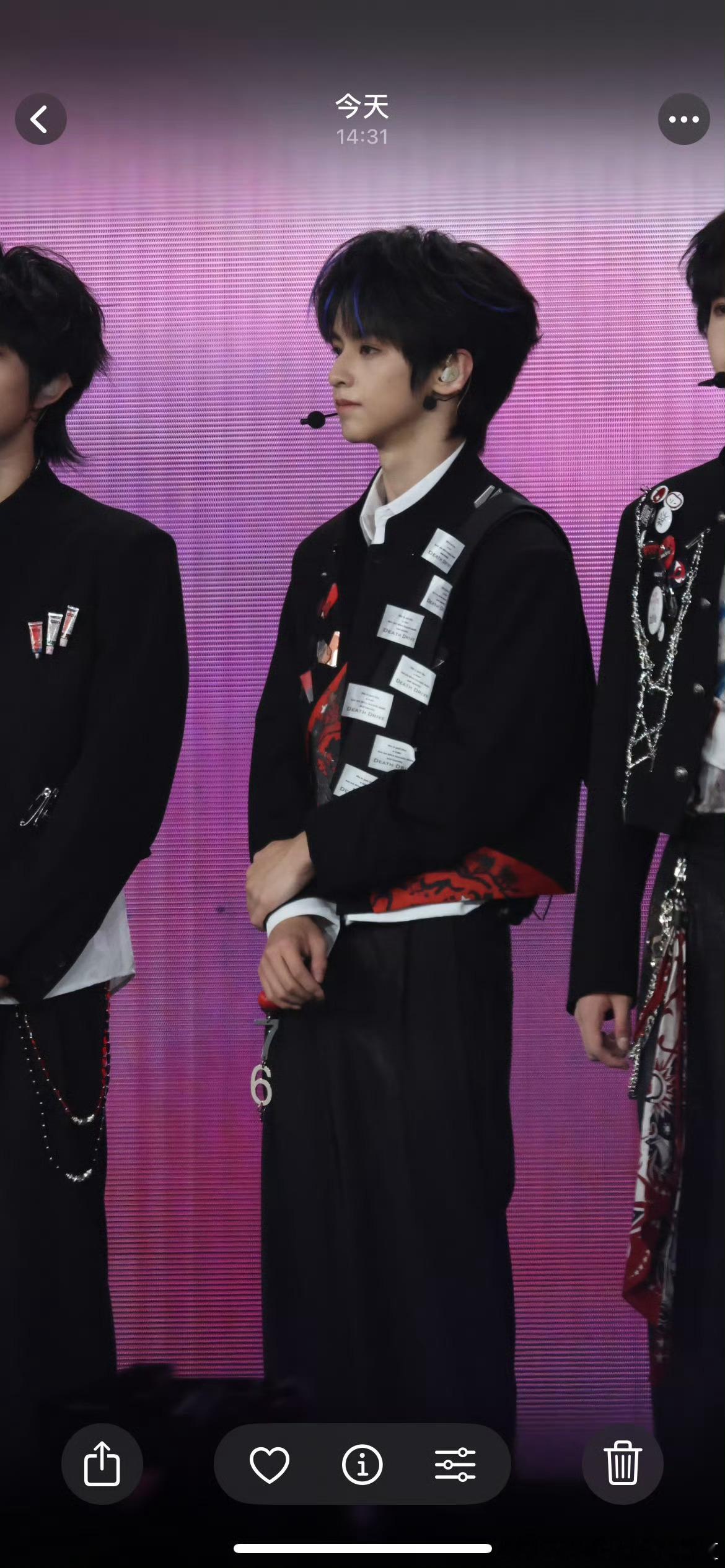 生图的神来了🥺给我帅惨了好吧好长一条人！好小一张脸！杨涵博挑染 cr水印 