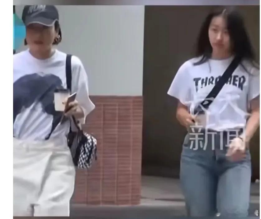 陈奕迅和徐濠萦的独女陈康堤即将出道做歌手，并已签约华纳唱片，成为今年重点力捧的女