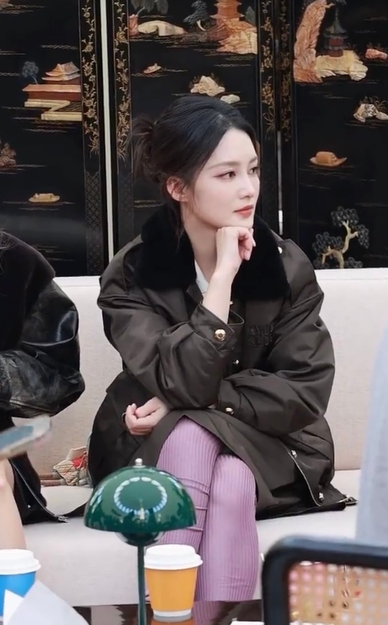 紫色丝袜和李沁的气质简直绝配太美了 