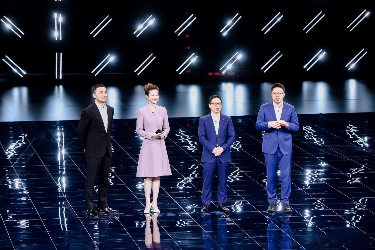 4月23日，华为乾崑技术大会上，奕境汽车首款旗舰大六座SUV奕境X9正式亮相，成