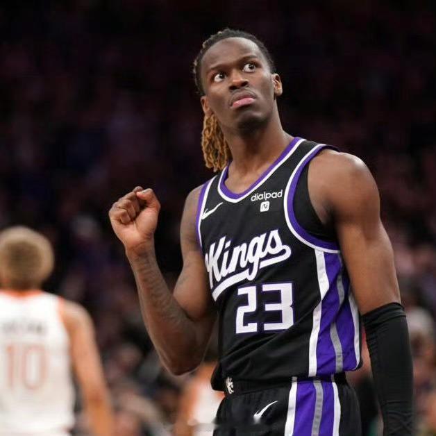 Marc Stein：虽然过去48小时骑士队似乎在争夺基翁·埃利斯的竞争中占据了