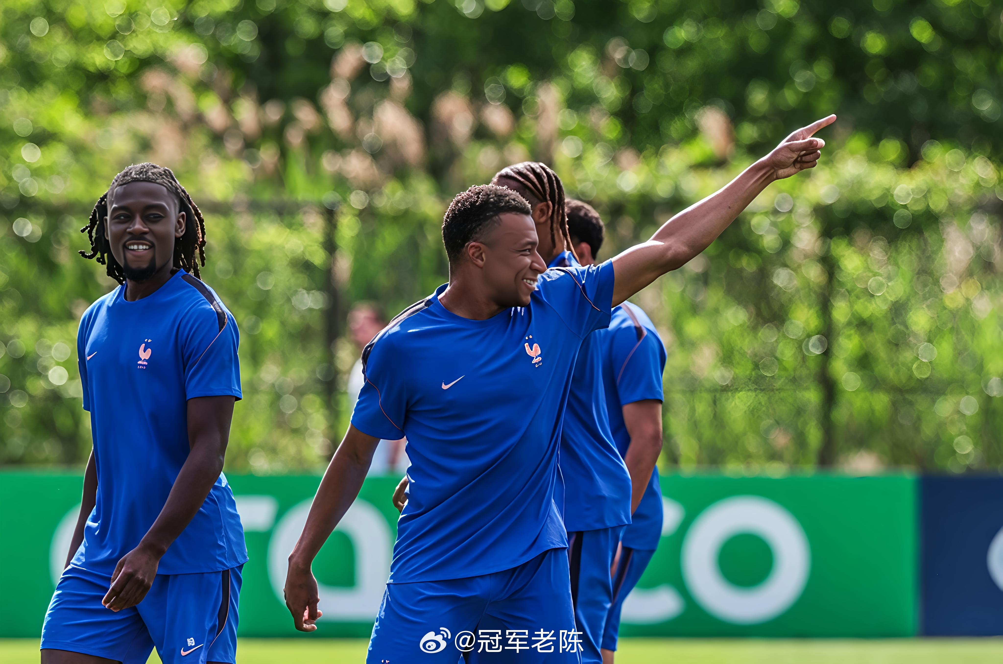 017 世界杯 2026-06-17 03:00法国vs塞内加尔检票入场：法国风