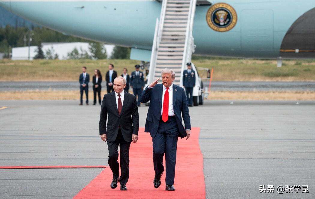 纽约时报今天报道：“特朗普的伊朗行动与乌克兰战争有诸多令人不安的相似之处。白宫对