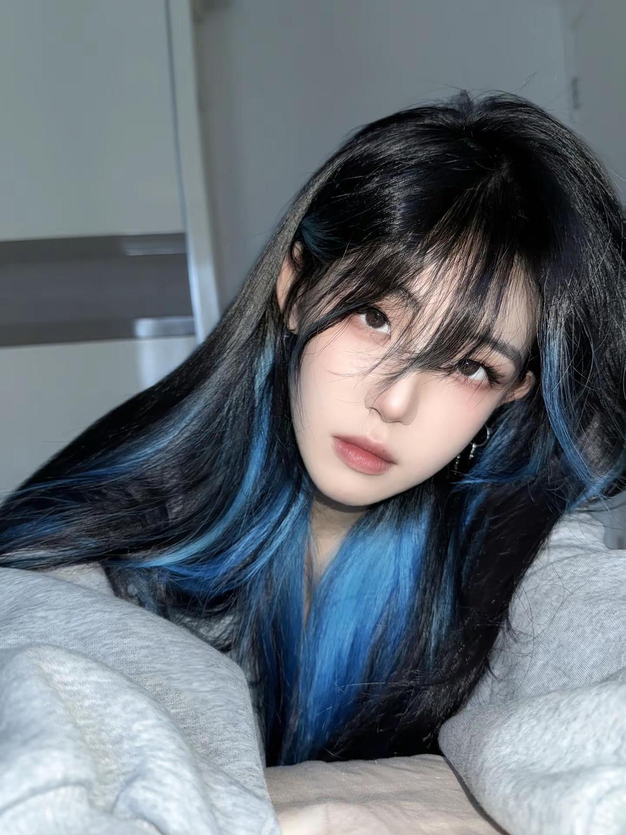 嗯嗯。蓝发 后置