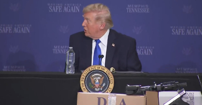 【特朗普把打伊朗甩锅给国防部长：是你带头表态要打伊朗】特朗普开始找替罪羊了 据观