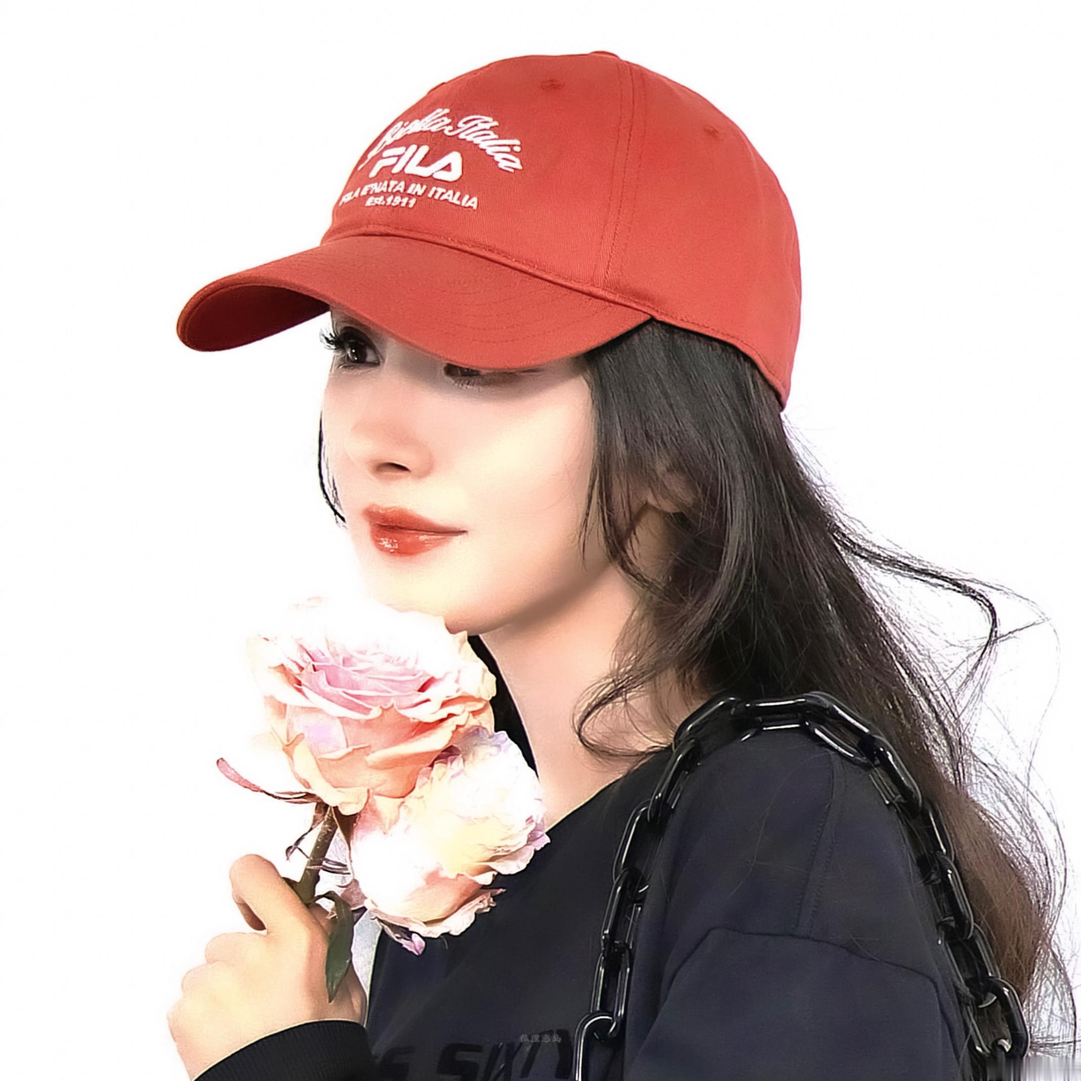 每日一善 杨幂 我们这一生，路要自己走，苦要自己吃，任何人无法给予全部依赖，以为