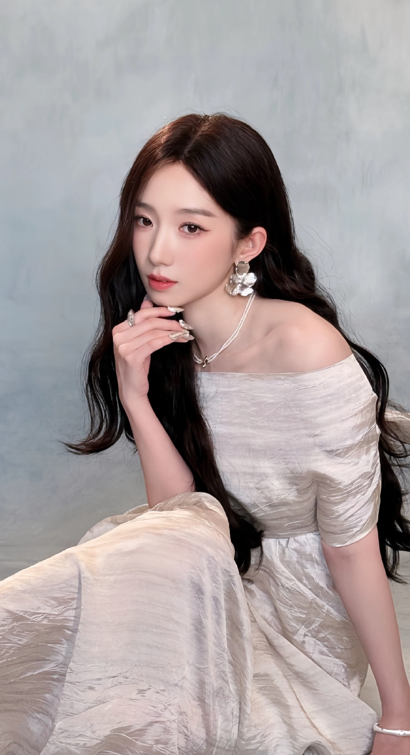孟美岐发小作文回应恋情为什么要避重就轻 不应该分手吗 明星本来就不能谈恋爱 只要