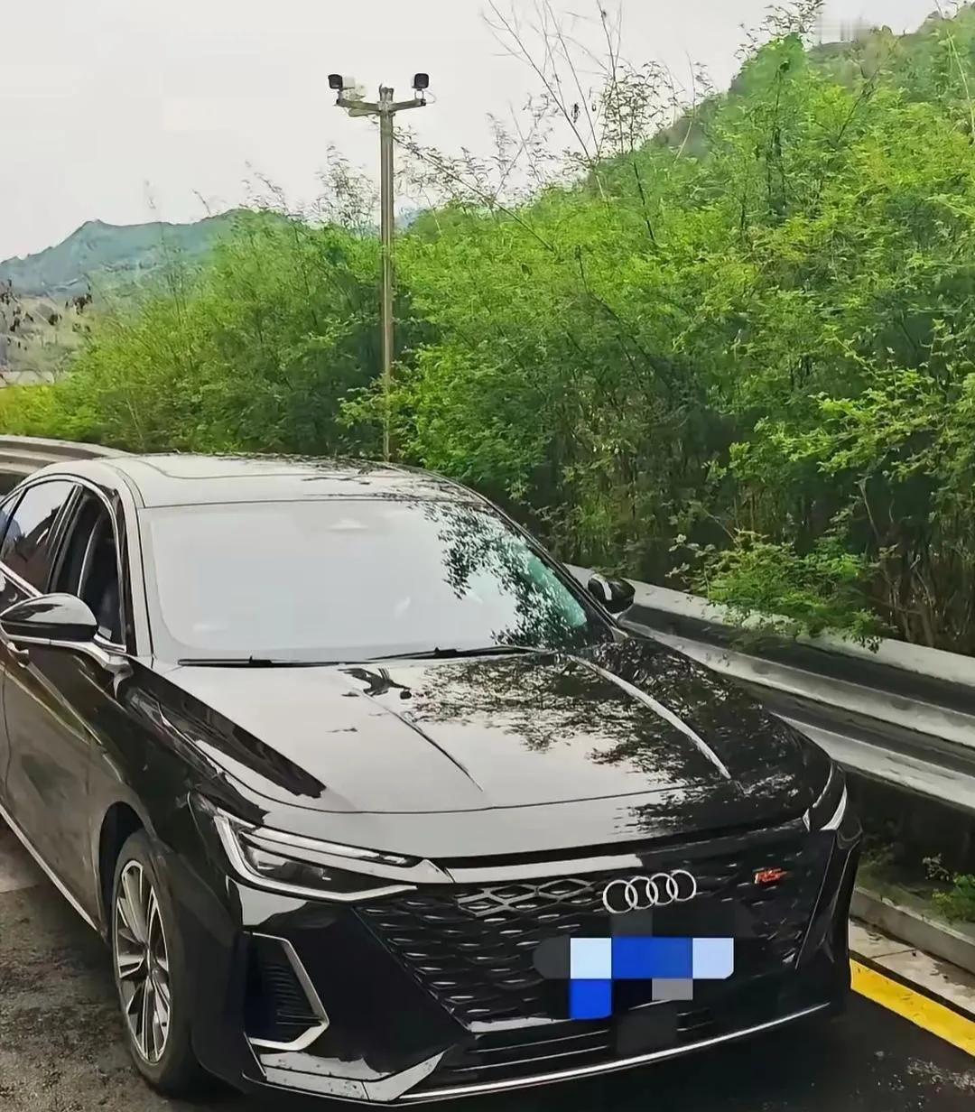 骗兄弟可以，骗自己没必要了吧

兄弟过生日，他爸送他一辆车，说是奥迪新出的最新款