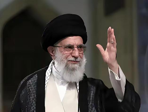 表面上看是美以打击伊朗，事实上是犹太人在扩张。本来在二战中没有什犹太人国家。后来