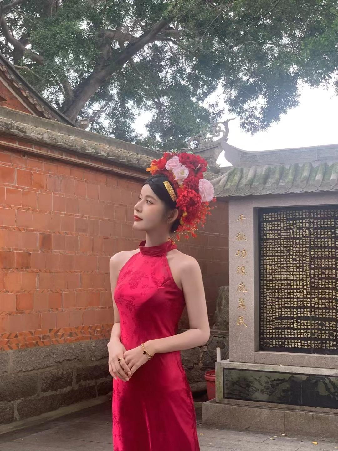 女生要多读书
女生要多见世面
才能遇到好男人
因为见过雄鹰的女生
不可能爱上乌鸦