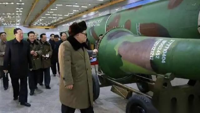 “美军导弹只够打八天，第九天就得考虑扔核弹？”
这话可不是对手造谣，是美国退役陆