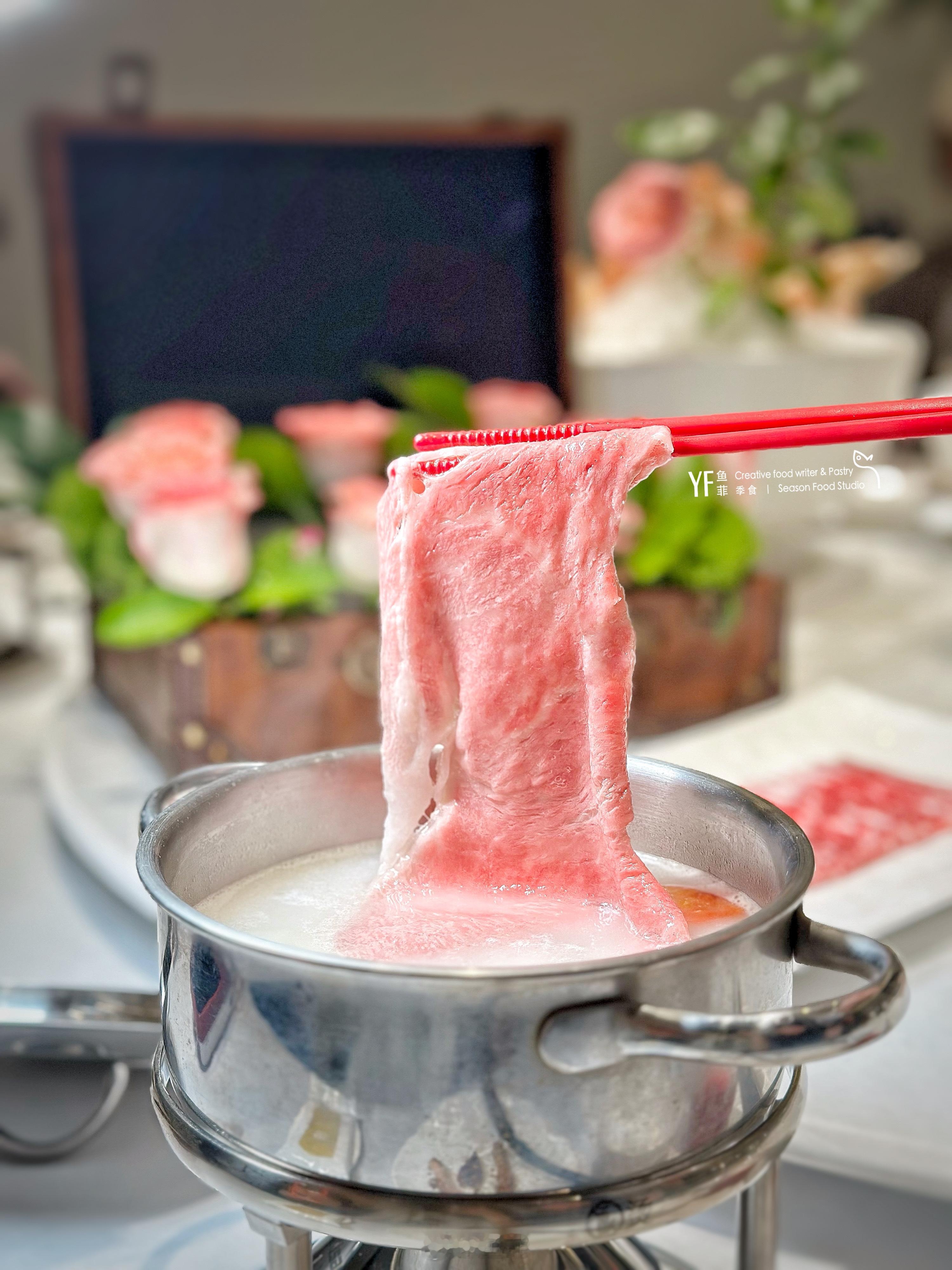 在这个忙碌的城市里，偶尔停下脚步，寻觅一处既能够放松身心、又满足味蕾的地方，是生