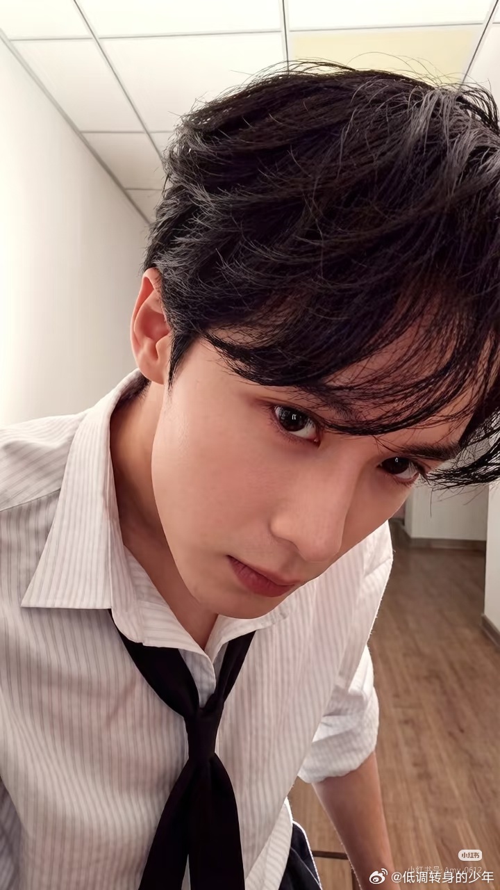 檀健次翻跳第三个吻痕2026第一个破百W的视频来了，十四个小时破百W🎉就说没有