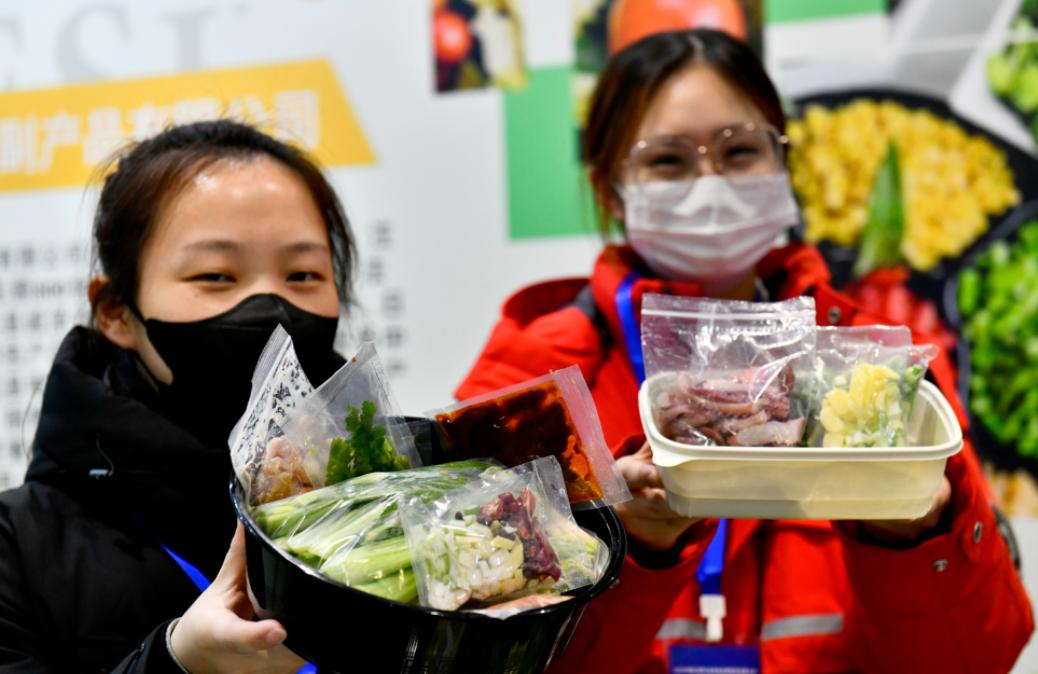 预制菜食品安全问题再度引发关注，核心就是两点：预制菜的食品安全到底该谁来监督，其