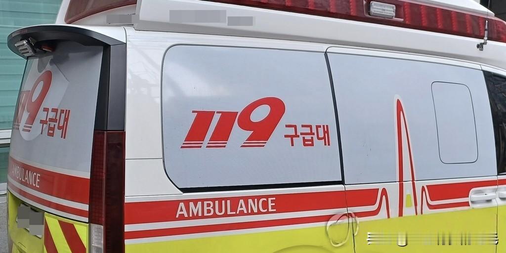 14日下午，韩国济州国际机场一30余岁中国女子从高架路坠亡 ，春节假期首日发生悲