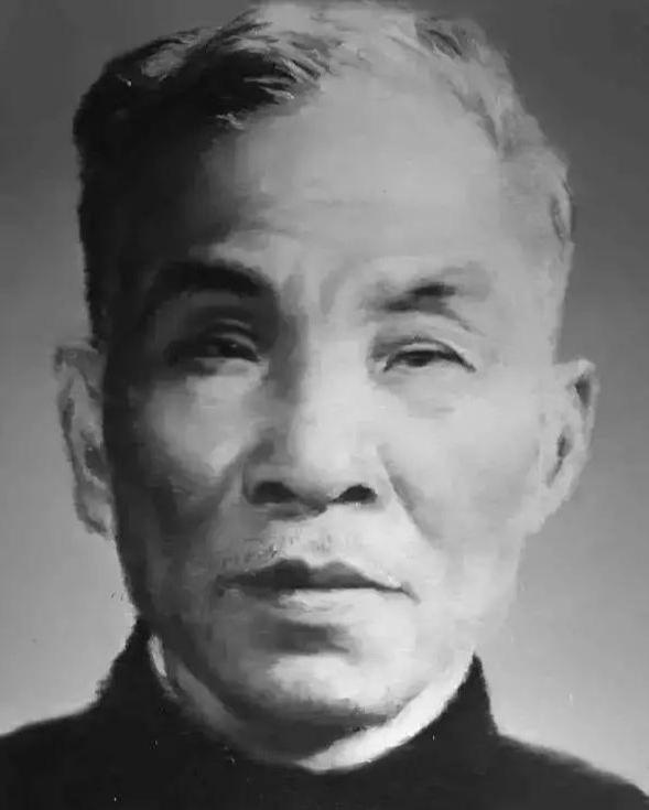 清光绪二十四年(1898年) 4月14日，翦伯赞出生于湖南省桃源县翦旗营（今桃源