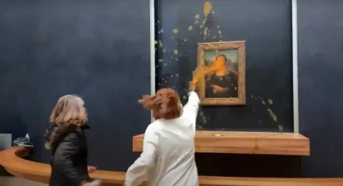 世界名画《蒙娜丽莎》又被泼漆？这是法国自由的气息？就是太自由了吧？#蒙娜丽莎遭泼