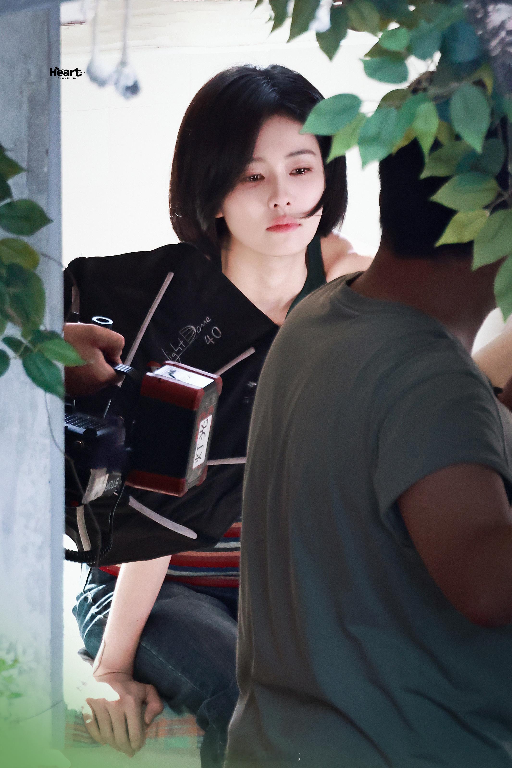 开到荼蘼白鹿王韵娜哭戏清冷破碎感路透～白鹿演技太好了！白鹿苏醒给时代少年团送花篮