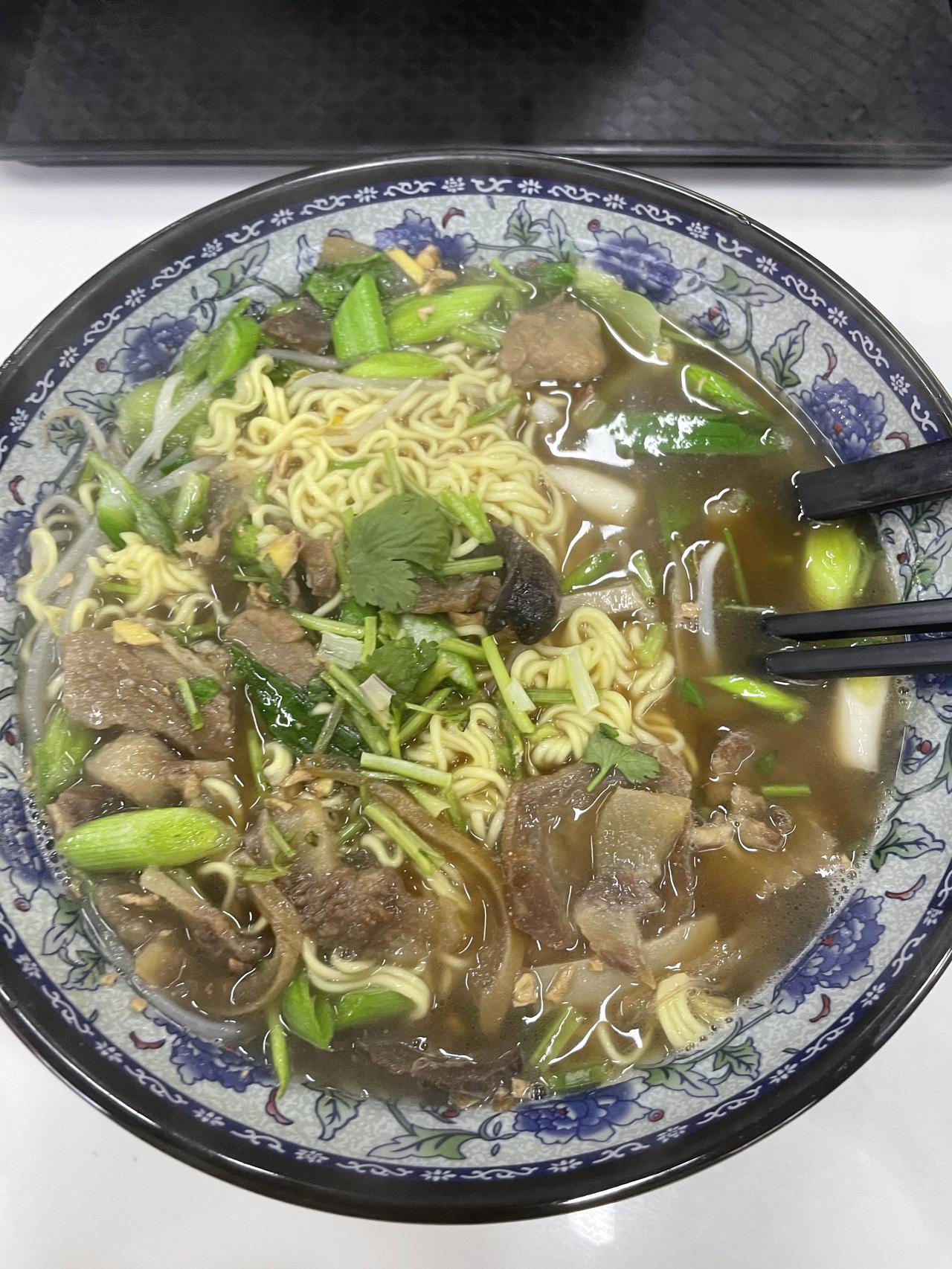 记录我的2026晚上吃牛杂面，香的嘞