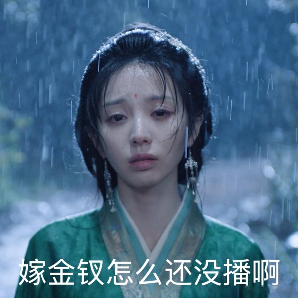 国庆街头被田曦薇酷酷霸屏假期出行一路被田曦薇霸屏，七城联动投放的地广随处可见，双