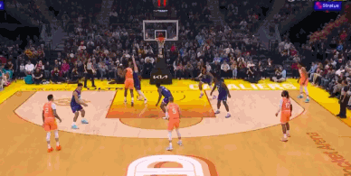 托布你也太搞笑了！
上一秒还在嘲笑别人，下一秒就变成大家眼里的活宝啦！
托布篮下