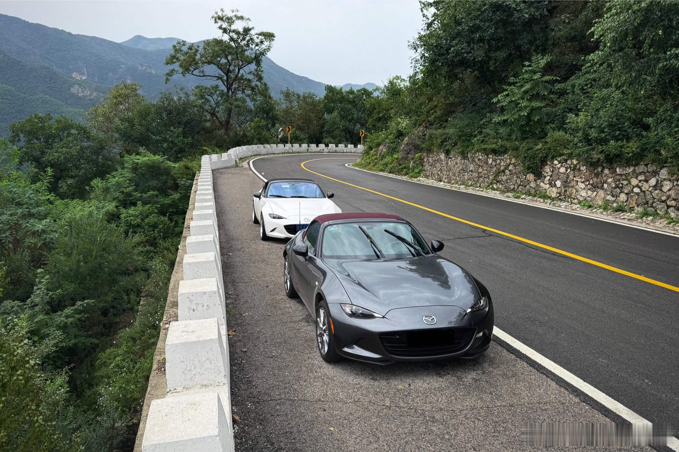 我真不能理解，为什么有人会相信马自达能国产MX-5，然后卖你十万出头？有人说还得