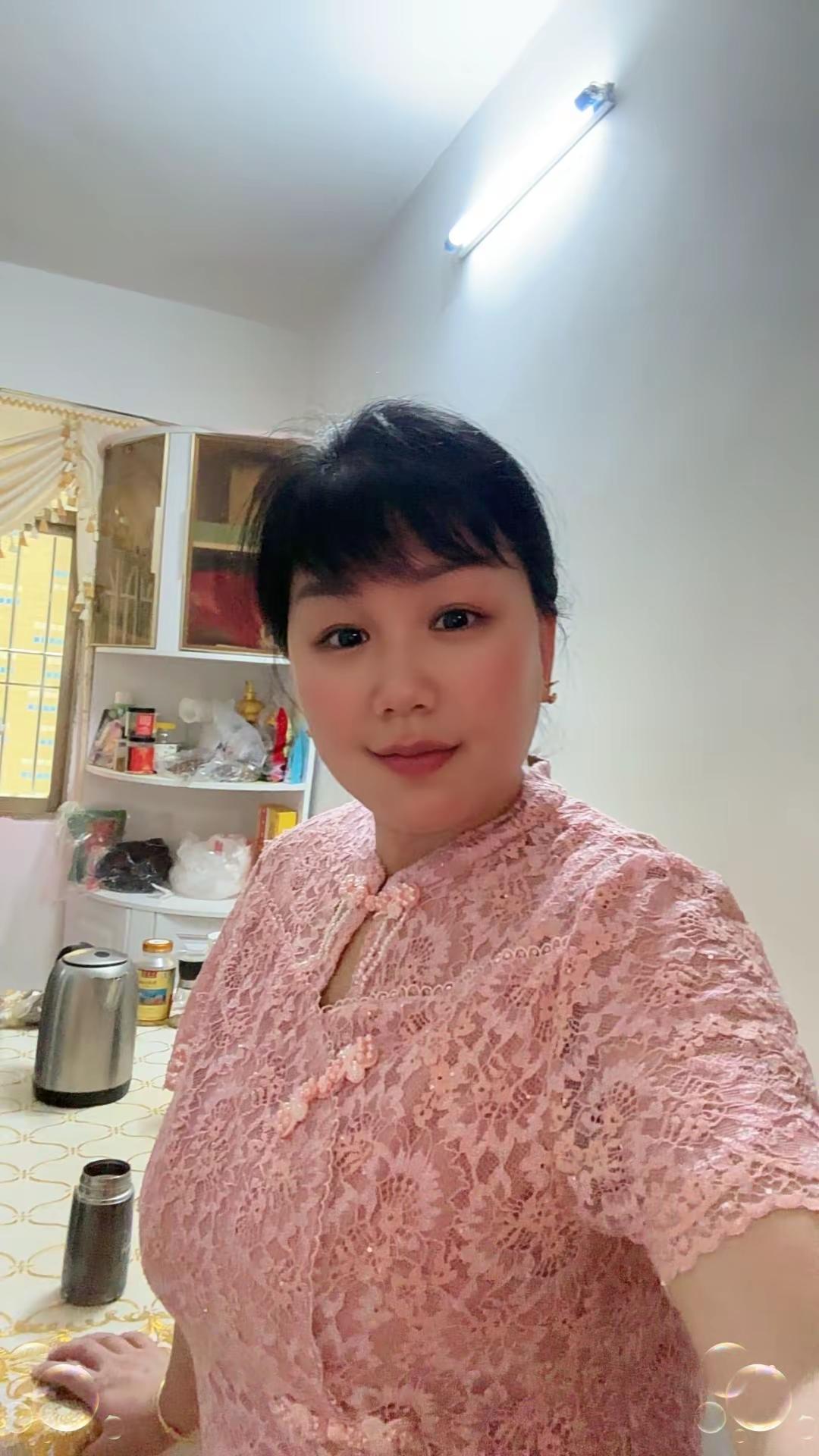 年龄从不定义女性 不会化妆不会打扮