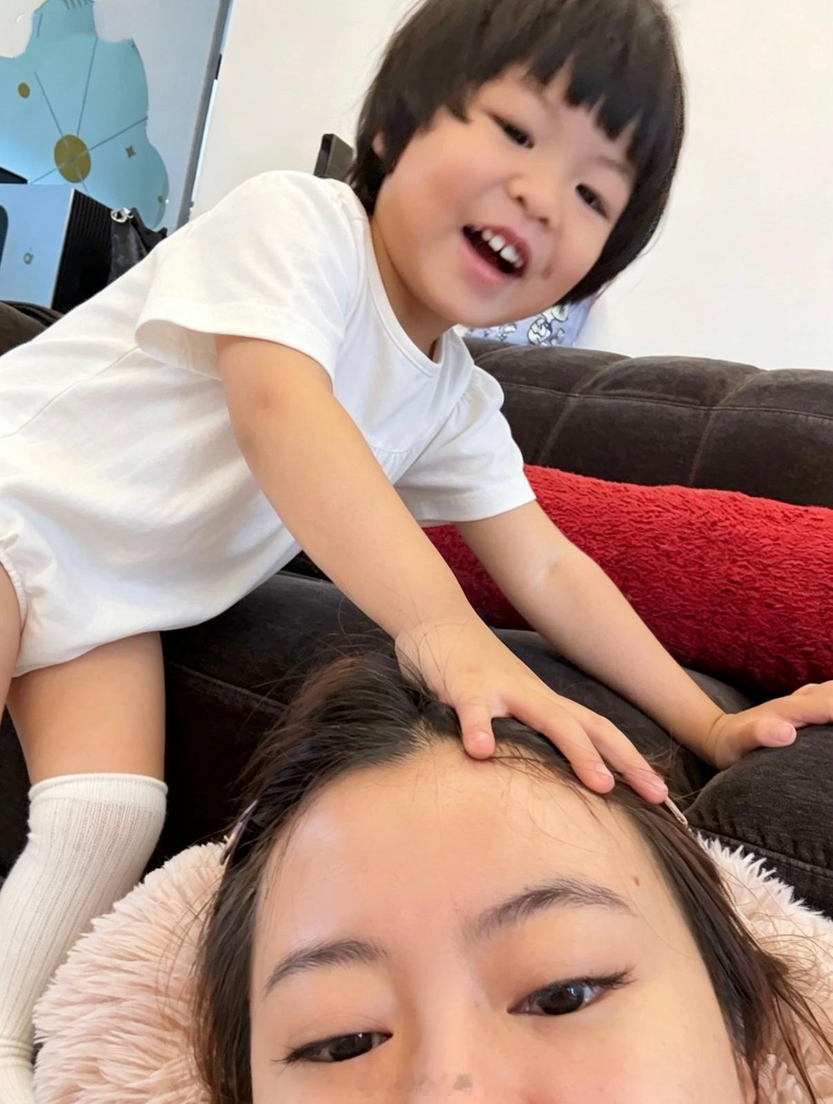 在吗？在干嘛？我正在被孩子当玩具王王王 