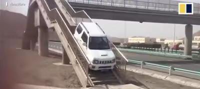零成本的P图狂欢：我们该如何抵制网。一张流传甚广的“理想汽车在日本开上人行楼梯被