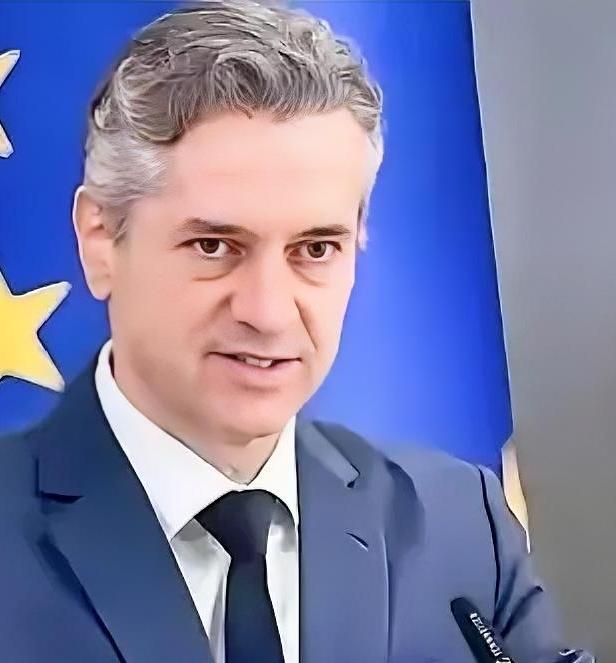 比利时首相最近又在吹捧欧盟是“人人向往的天堂”，可现实却狠狠打了他的脸。英国就算