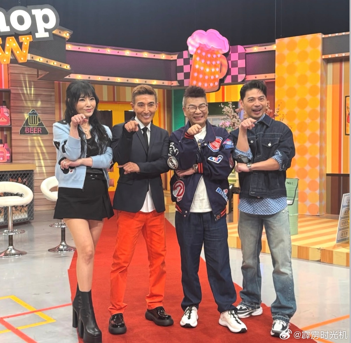 沈玉琳以嘉宾身份去录《十一点热吵店》了，潘若迪还是陪在他身边 