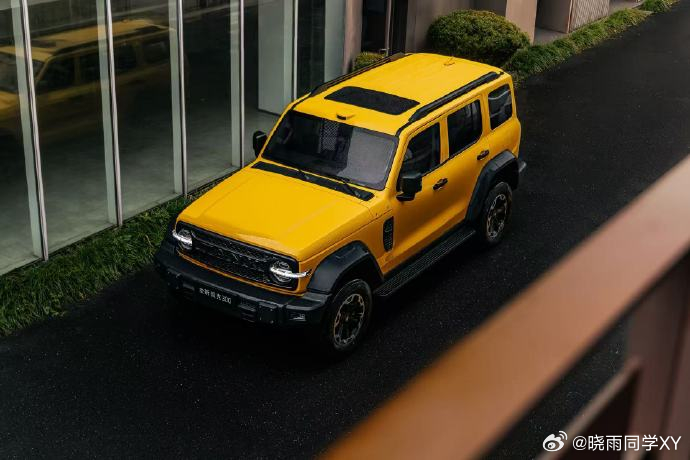 太帅了吧！一直就对方盒子没有抵抗力这次的坦克300无论是活力黄还是热情红都超级带