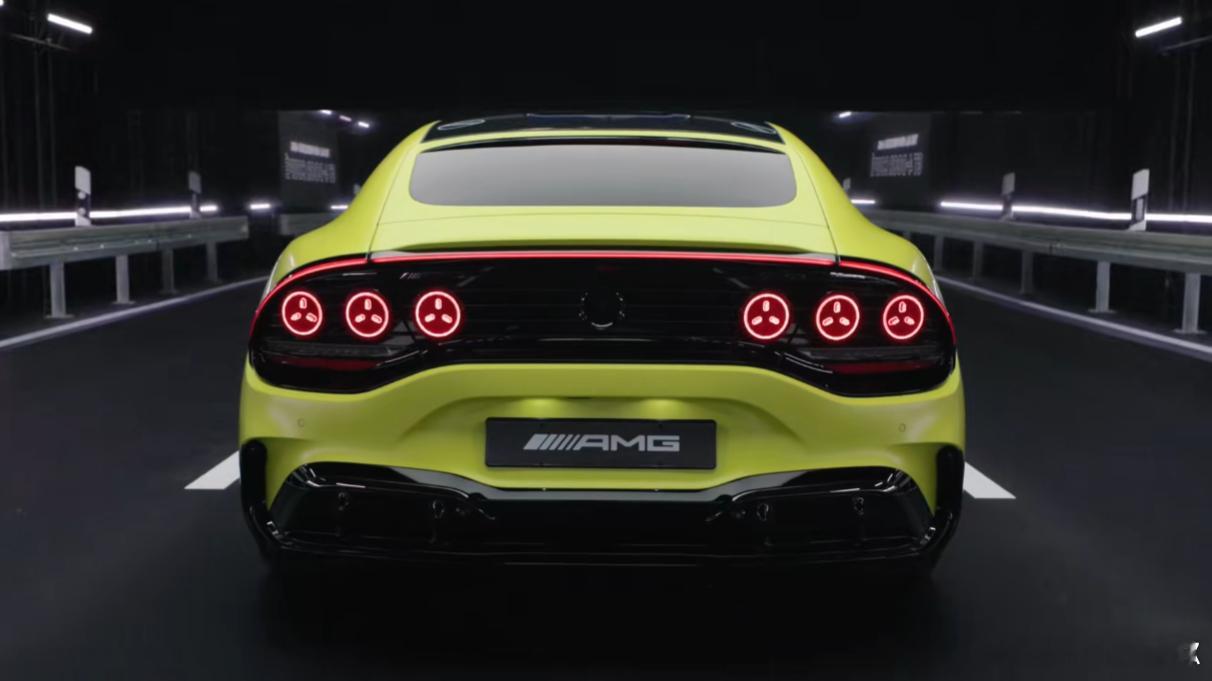 三电机的奔驰AMG GT纯电版，这设计认真的？前脸真的很难绷奔驰amg gt新车