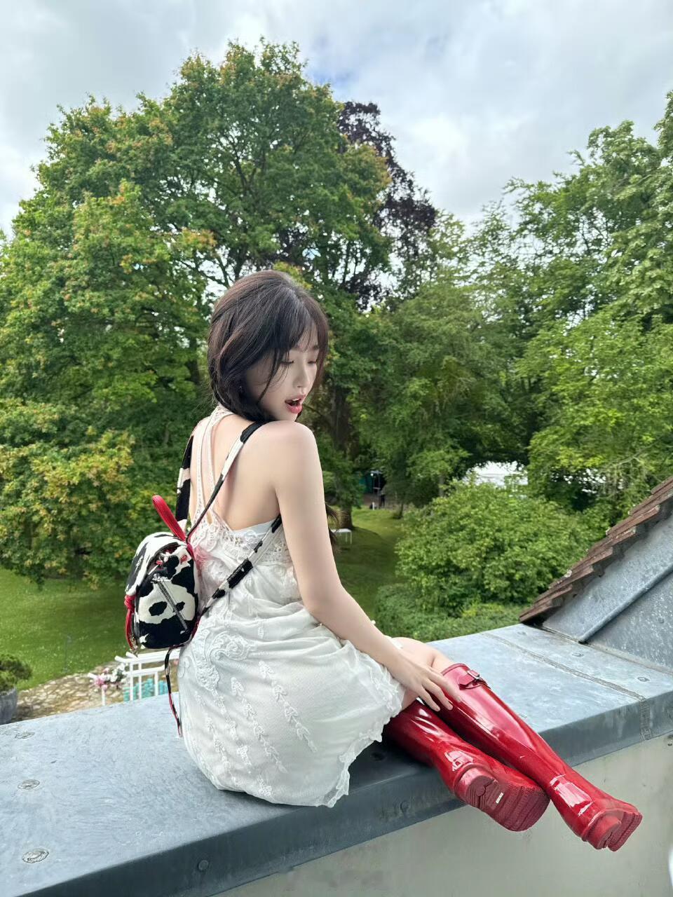 虞书欣为什么又瘦又有肉感到底怎么做到的，她跳舞那么多也感觉肌肉不是很明显 