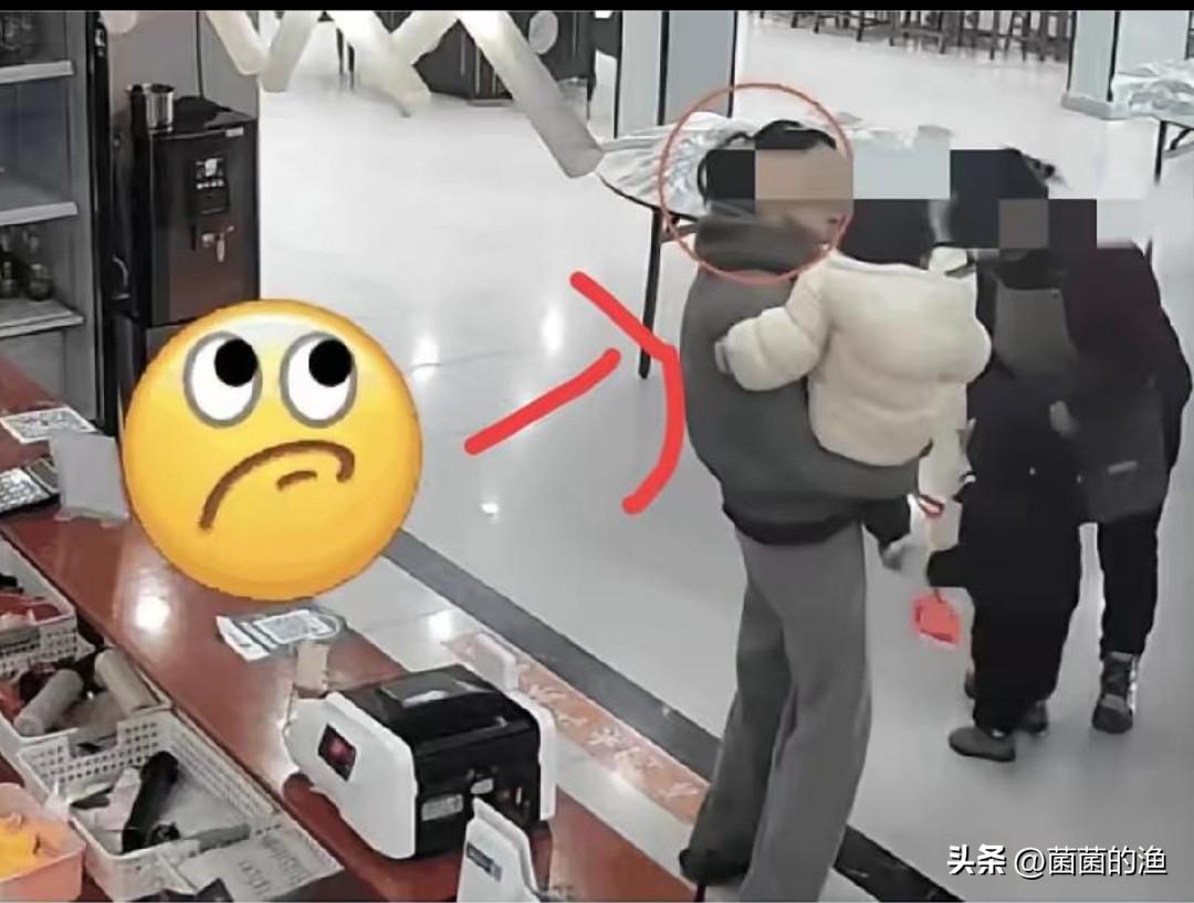 两岁女童因抢玩具被掌掴至骨折，母亲放话“绝不和解”：有些底线，给多少钱都不能退