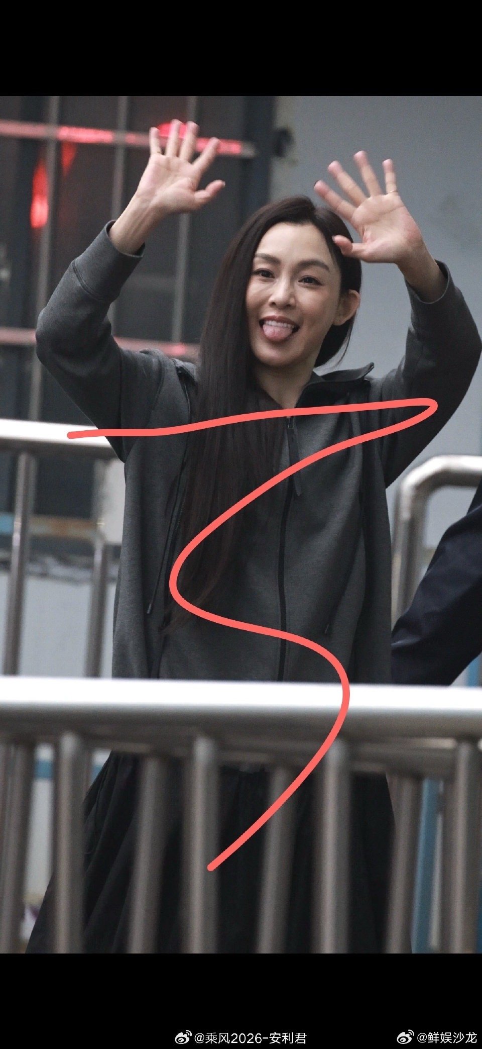 一开口就懂彼此，这就是二十年老友的默契 范玮琪和小强是二十年好友乘风初见面直播乘