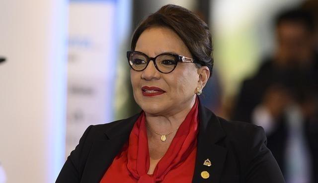 洪都拉斯高层彻底分裂！副总统在前台高喊“拥抱台湾”，总统却在后台对着北京的合同瑟