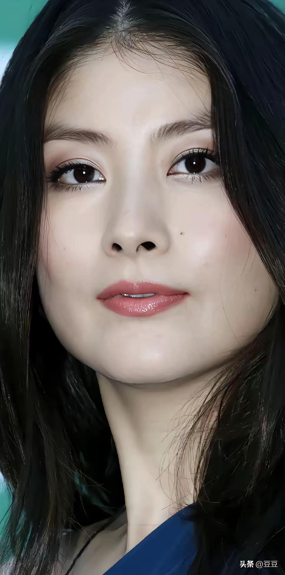 陈慧琳
她眼神清澈，看不到半点游离和邪气。