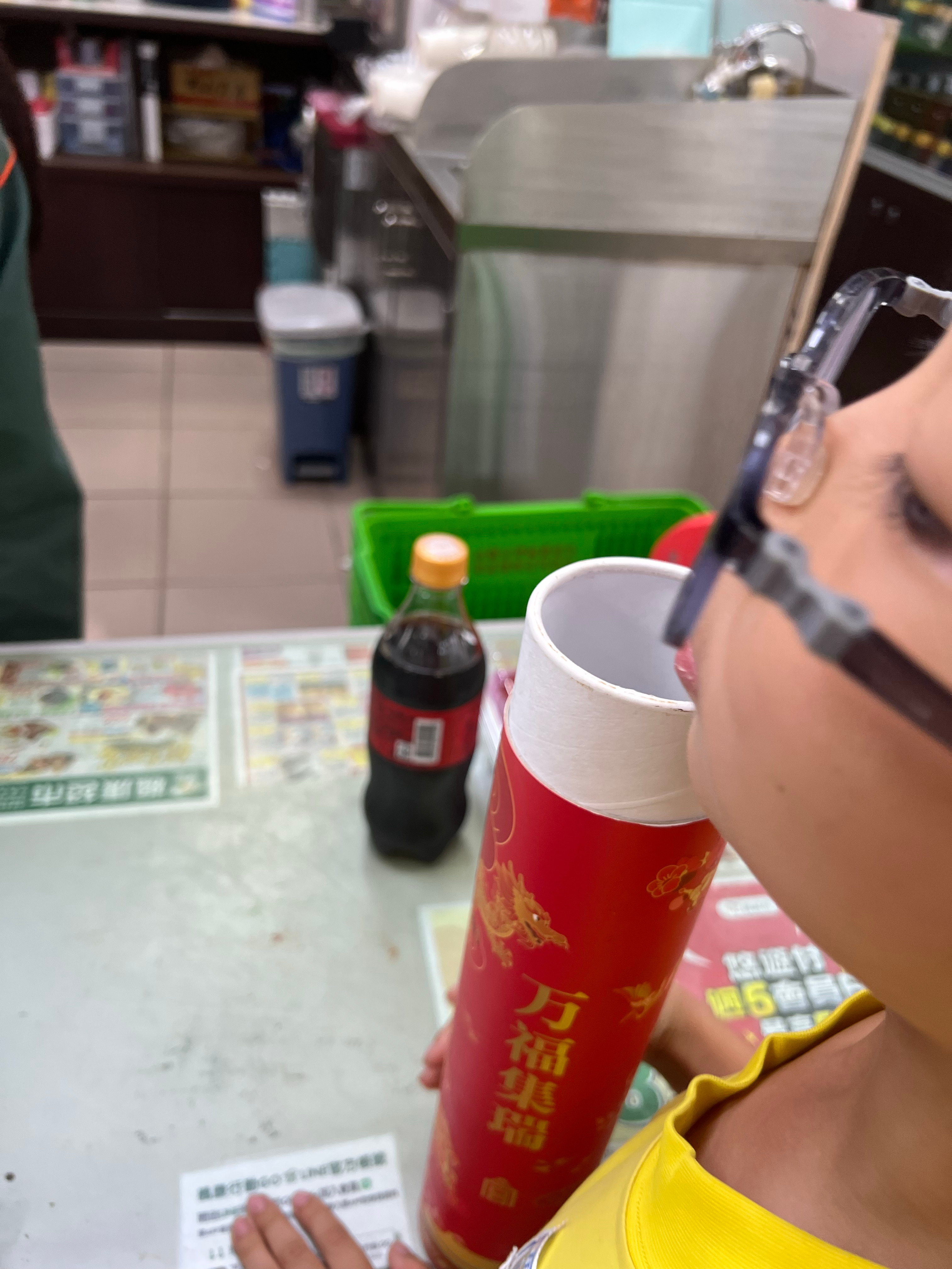 婆婆卖儿子了！会做饭，会干活，还能自掏腰包会买菜。现诚意出售，价格面议。唯一要求