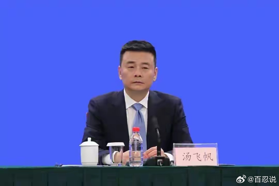 一个54岁的副省级城市的市长，忽然被调去了政协，比较少见。 