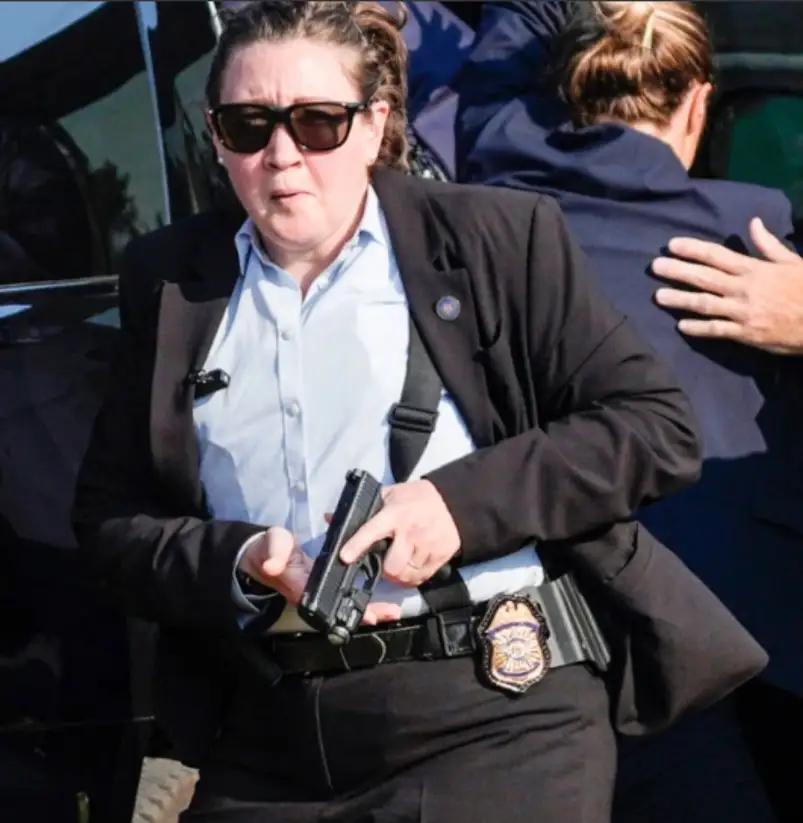 宴会枪声震碎美式神话：霸权外衣下的危机四伏
 
这两天，特朗普在白宫记者协会晚宴