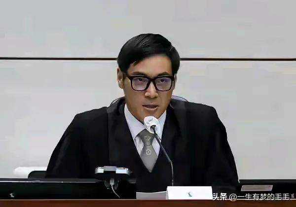 首尔中央法院刑事审判长白大贤因第一个宣判前总统尹锡悦案件，备受关注。
白大贤法官