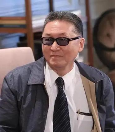 2017年3月，李敖忽然发现自己不对劲了，走路不稳当了，说话也不利索了，反应甚至