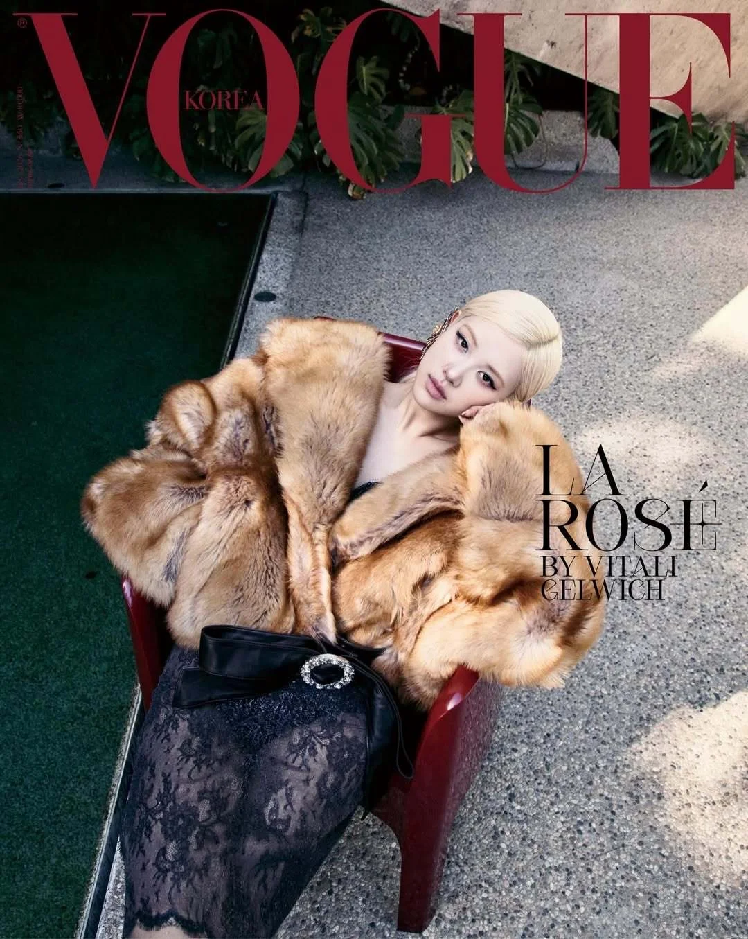 Vogue Korea更新 Rosé 7月刊封面🖤妈咪！ 	 “Ro...