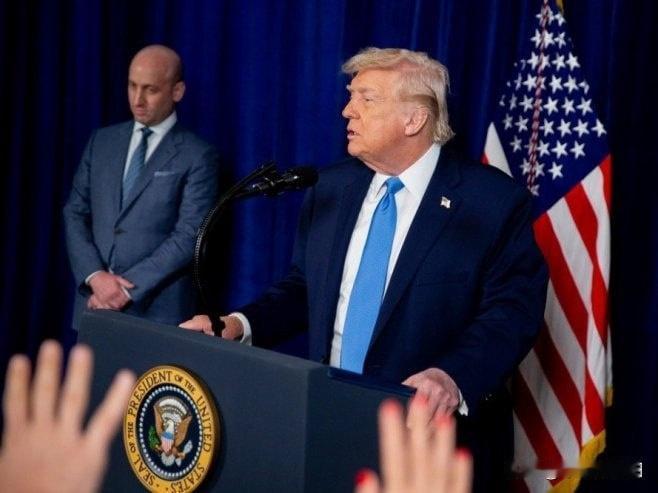 伊朗抗议已致超50人遇难，其中还有儿童，局势正朝着更危险的方向发展。
 
就在此