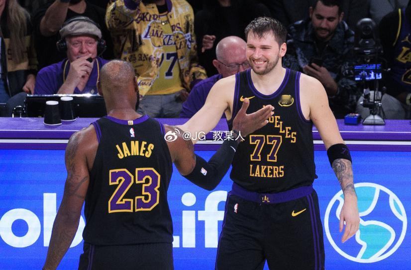 NBA常规赛，湖人在客场以112-108击败76人。赛后东契奇接受了采访。谈到詹