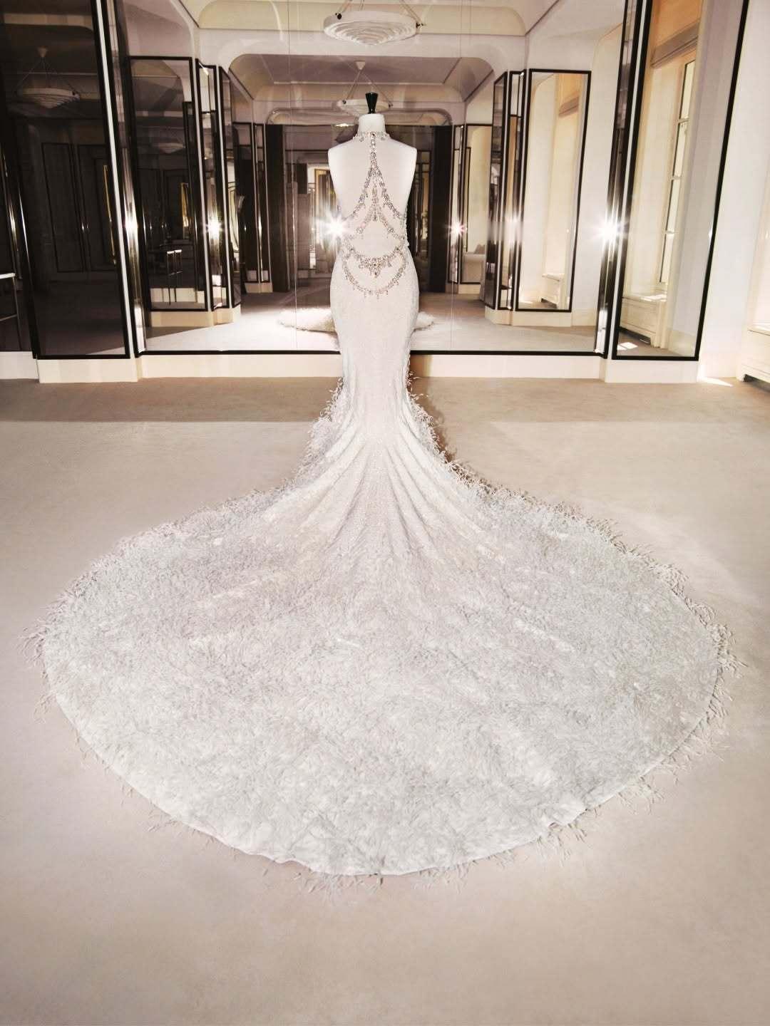 六月好多明星举办婚礼，两大奢牌Chanel 和Dior 也在这个月设计师交出了他