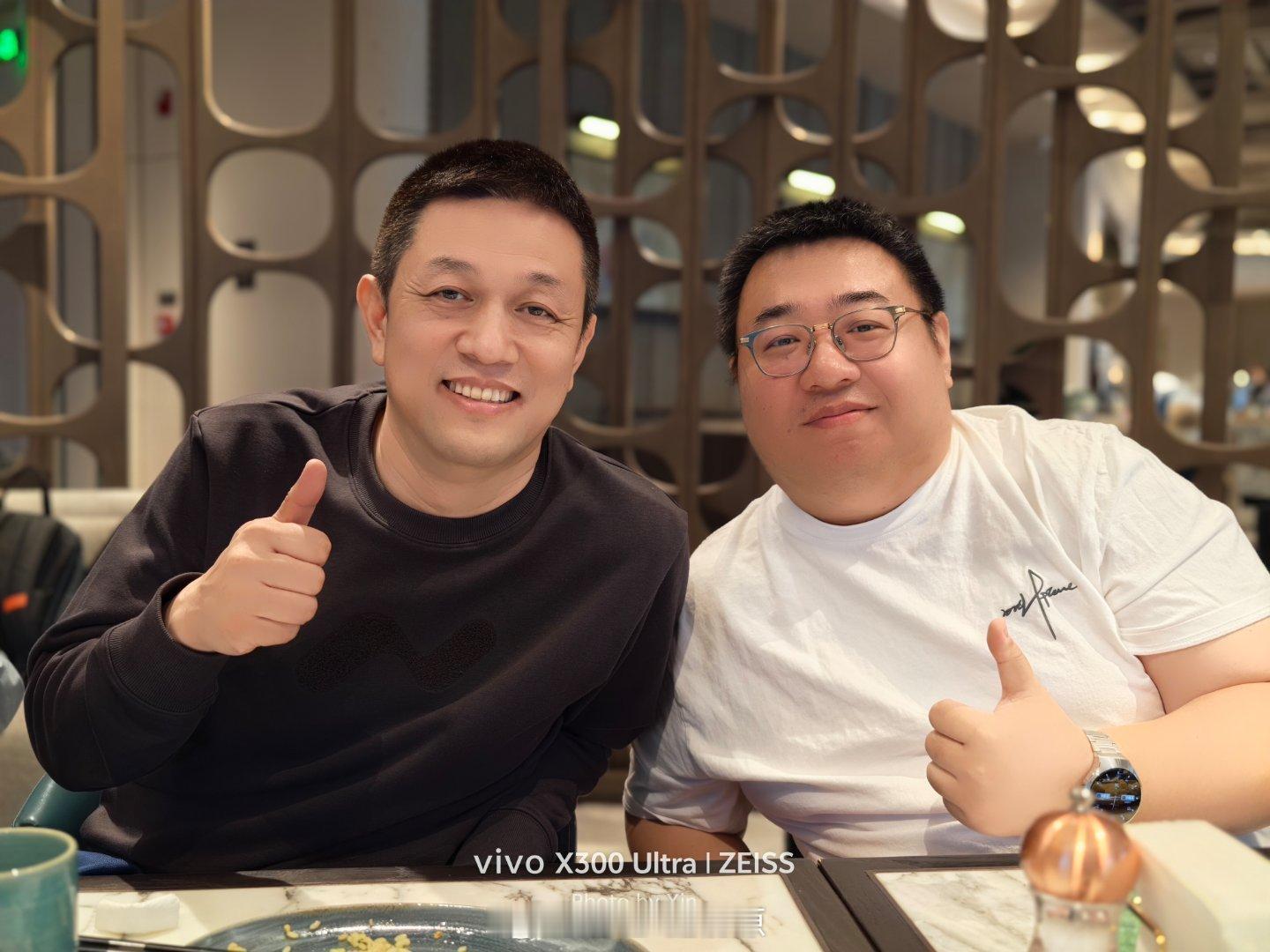 群访结束，和斌哥沈博聚个餐~可惜有事开会走的早~没来得及合影~放一张昨天的合影补