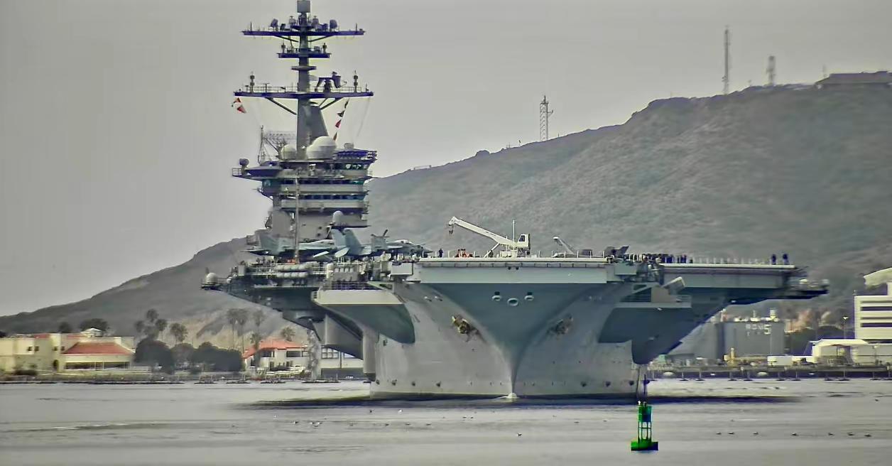 “西奥多·罗斯福”号航空母舰（CVN 71），尼米兹级航母，于 2026 年 8